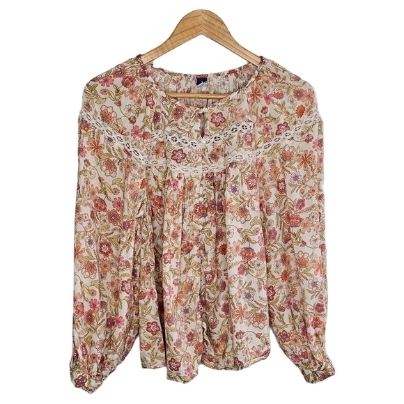 Tops - Old Navy bohemian floral puff sleeve top size small